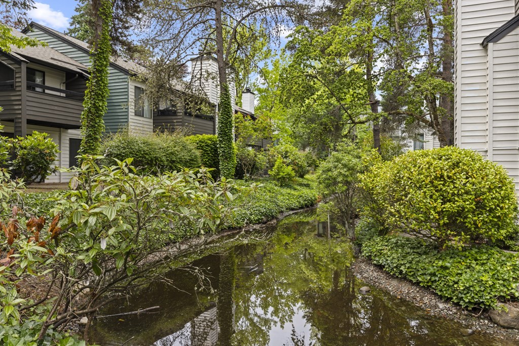 Exterior of The Lakes Apartments in Bellevue, WA 98007